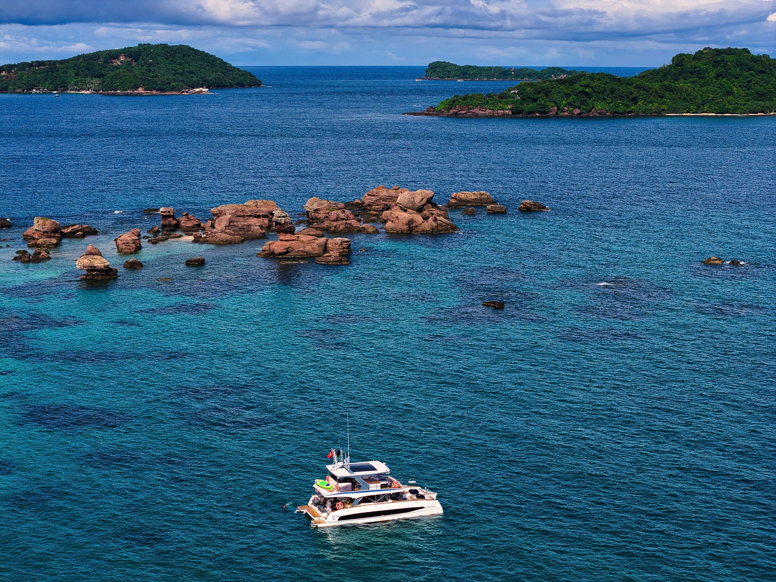 10 Hidden Bays of Phu Quoc Only Reachable by Yacht